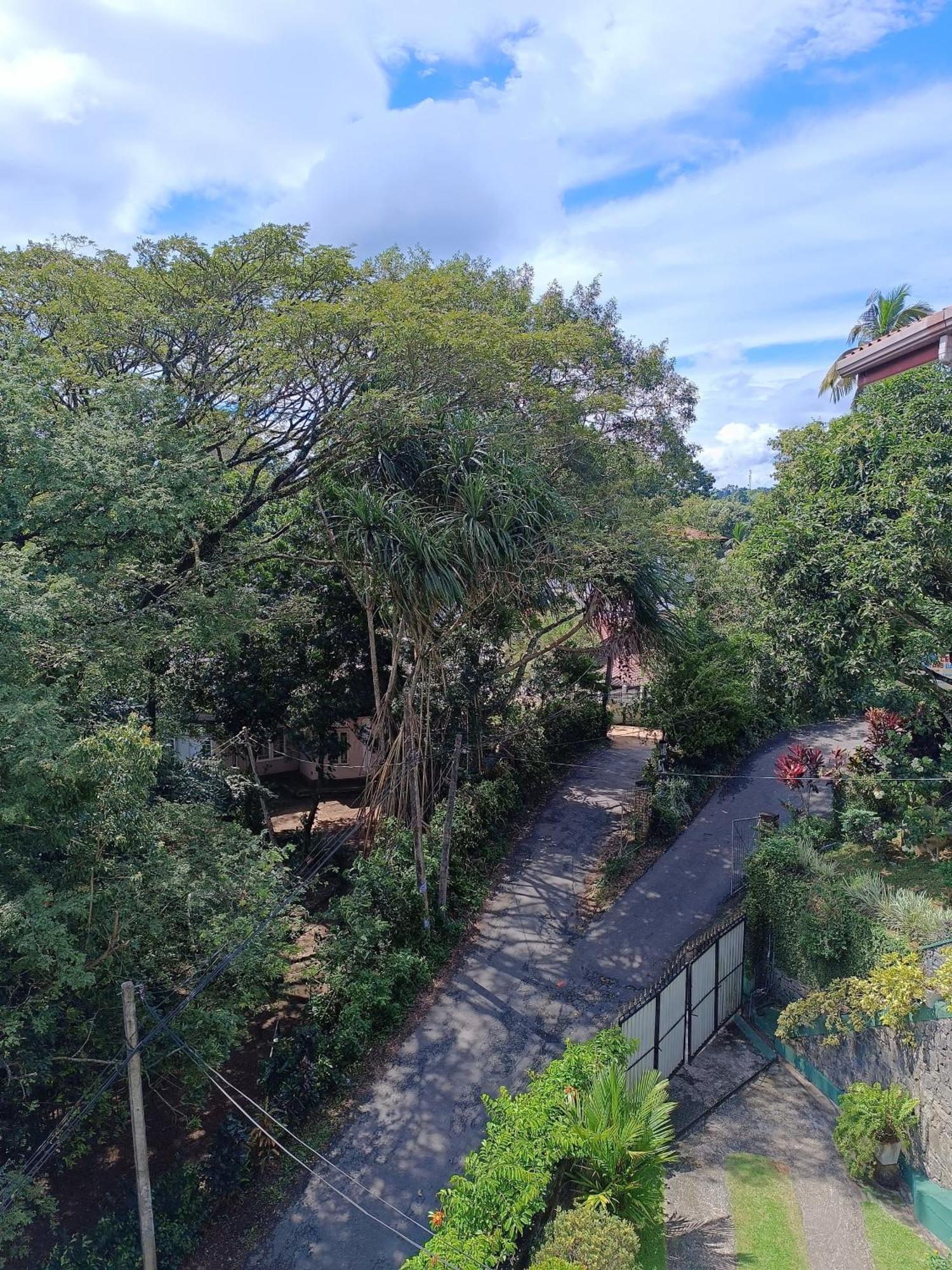 Shalom Peradeniya Exterior foto